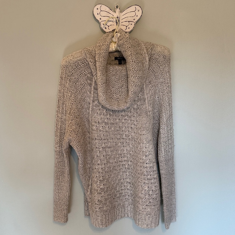 Apt. 9 Sweater Cowl Neck Light Gray & Silver  Medium Fall Layers